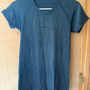 lululemon athletica Blue Short Sleeve Tee